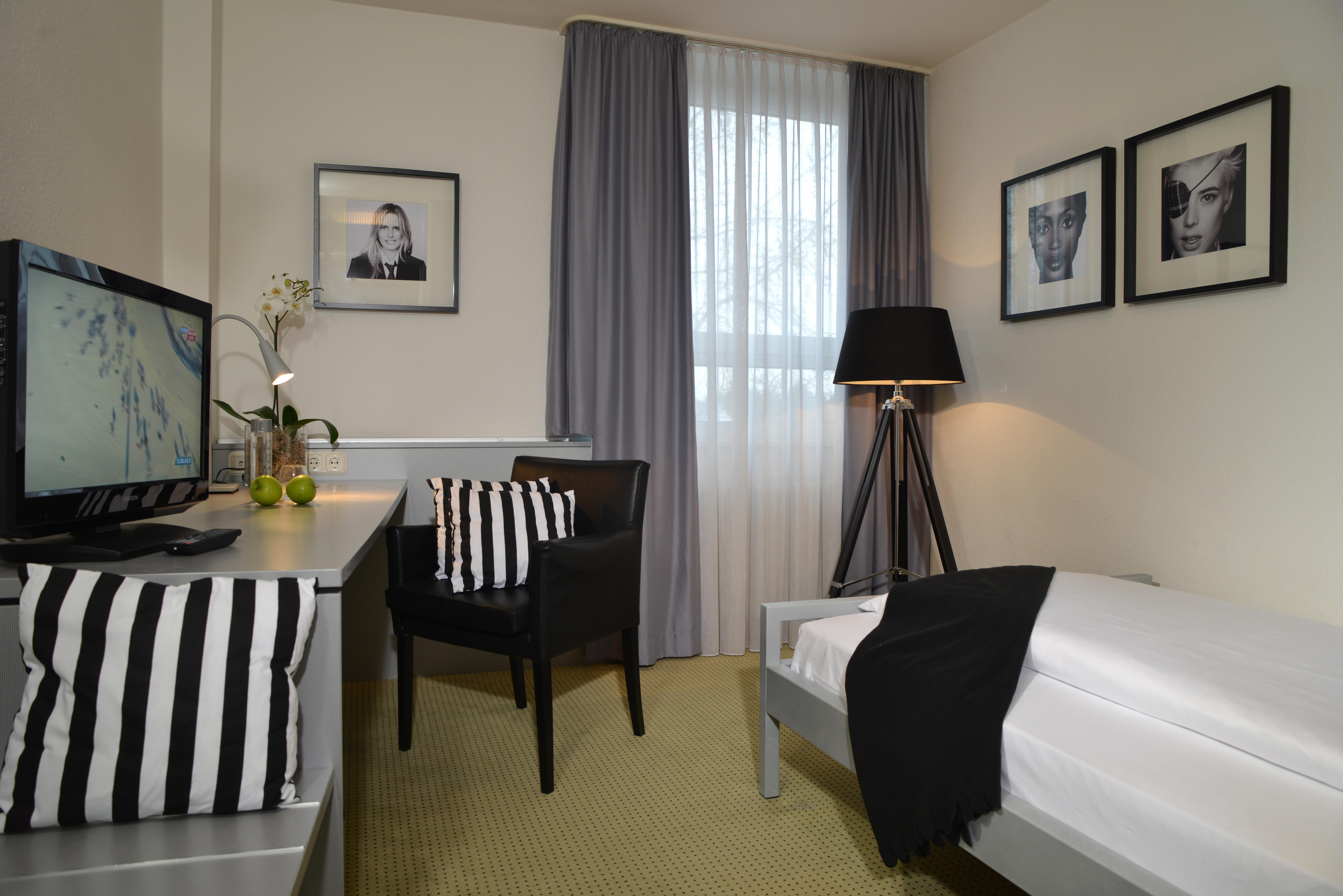 Hotel Friends Кёльн Экстерьер фото