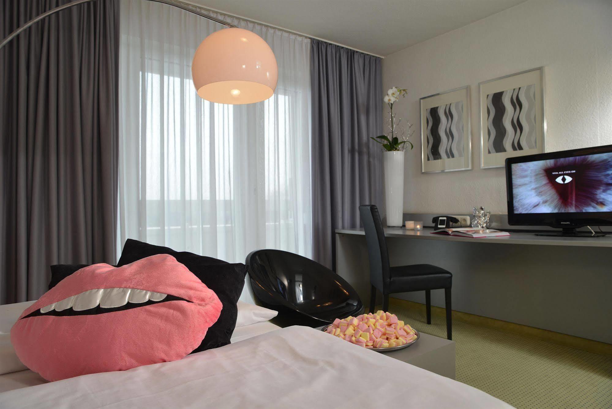 Hotel Friends Кёльн Экстерьер фото