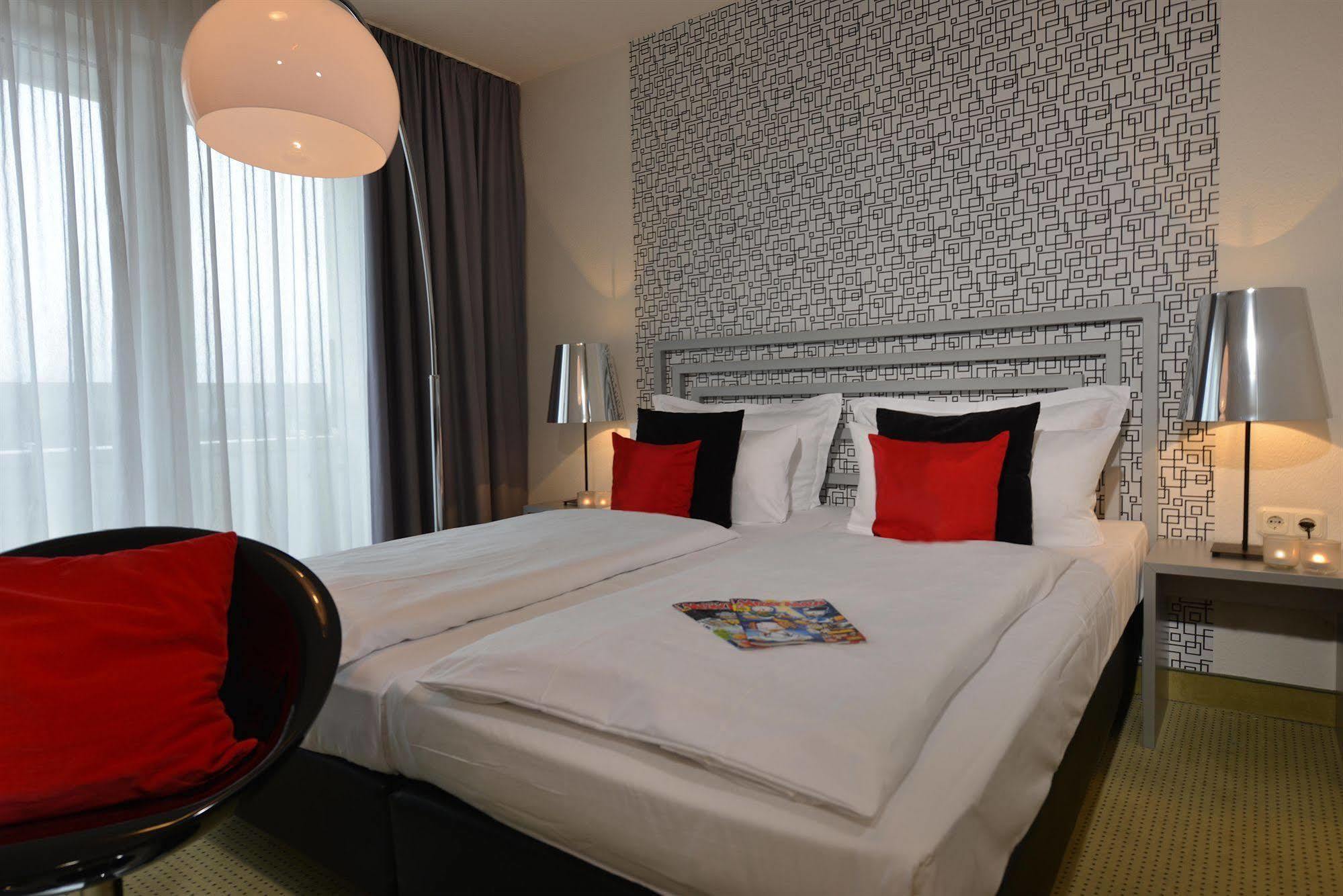 Hotel Friends Кёльн Экстерьер фото